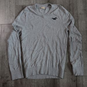 Hollister Mens Vneck sweater Size M